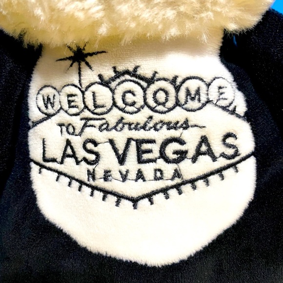 PENGUIN LAS VEGAS PLUSH WELCOME ICONIC SIGN EMBROIDERED POUCH ON HIS BACK SOFT - Picture 4 of 10